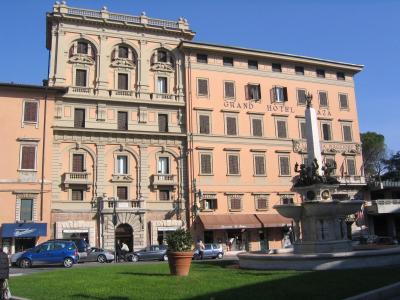 大酒店在蒙特卡蒂尼温泉，意大利的度假胜地