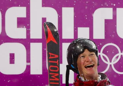 索契奥运会上获得银牌的加拿大自由式运动员迈克尔·里德尔