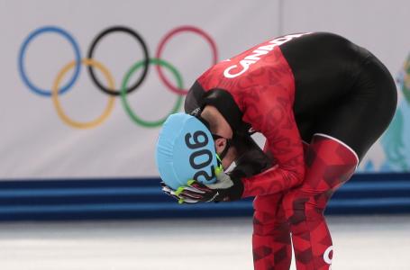 在索契奥运会上获得铜牌加拿大短命名查理Kornayer持有人