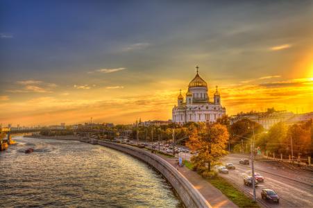基督大教堂在日落，莫斯科的背景的救主。