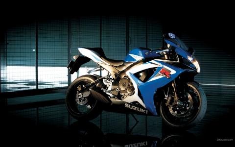 新铃木GSX-R 750摩托车
