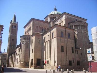 大教堂在意大利帕尔马