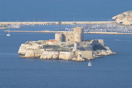 在法国马赛的一个小岛上的堡垒