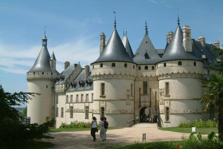 步行到法国卢瓦尔城堡