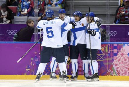 芬兰曲棍球运动员有铜牌