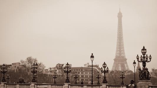 巴黎的黑白照片
