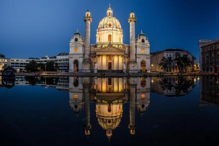 在维也纳，奥地利市夜大教堂