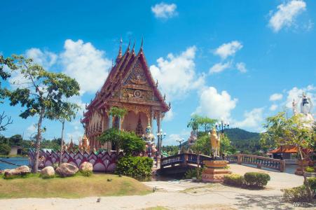 在苏梅岛，泰国海岸寺