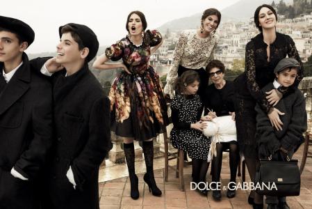 Одежда для всей семьи Dolce & Gabbana