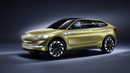 电动汽车斯柯达视觉E颜色在灰色背景的金金属