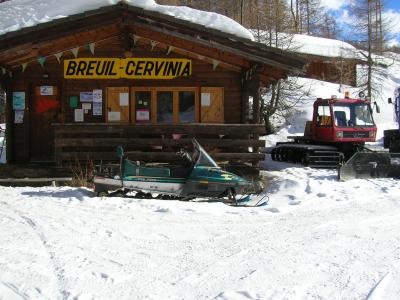 在意大利切尔维尼亚滑雪胜地行政管理