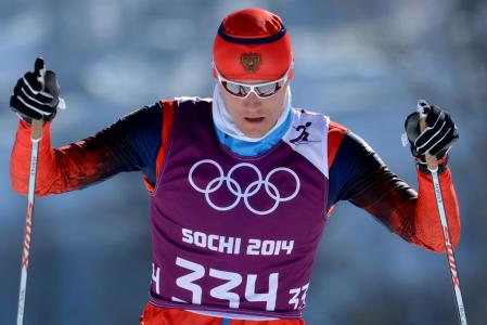 马克西姆Vylegzhanin俄罗斯滑雪者在索契有两枚银牌