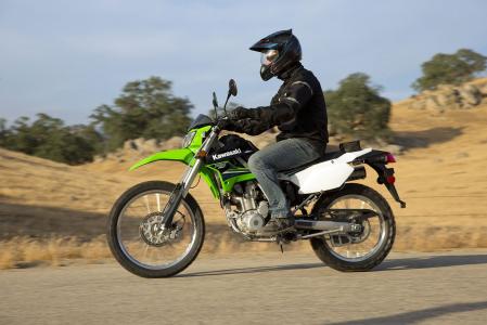 可靠的摩托车川崎KLX 250