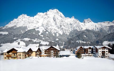 在萨尔巴赫辛特格兰，奥地利滑雪胜地的山上的房子