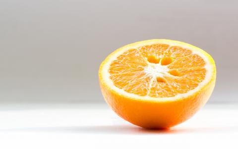 一半橙色