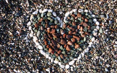 石头以心脏的形式